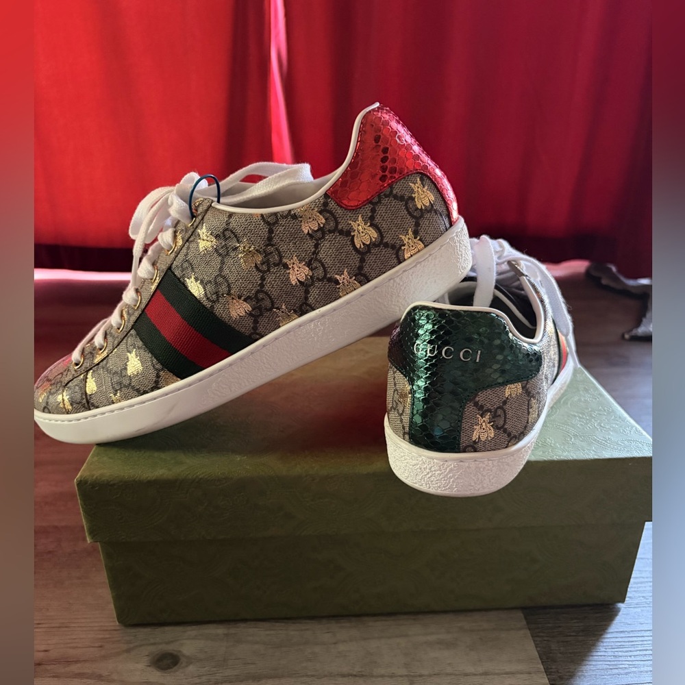 Gucci Ace Supreme Bee size 39+ (US 9.5) women’s